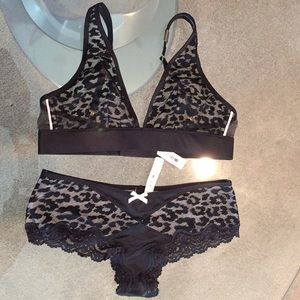 ❤️Sexy Victoria Secret Matching Set Size Small❤️
